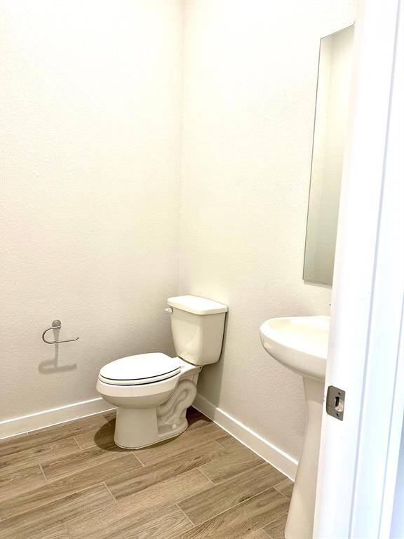 DOWNSTAIRS HALF BATHROOM