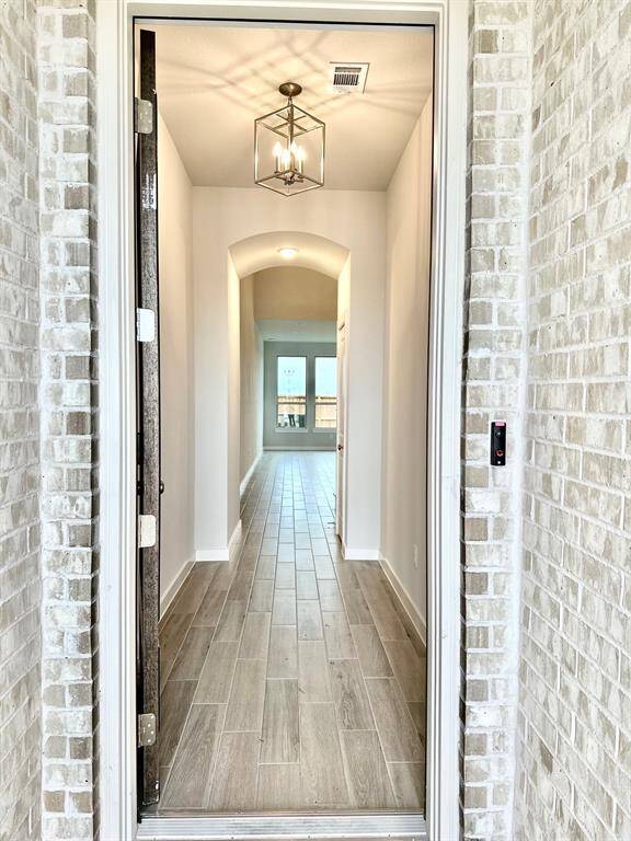 WELCOME HOME / ENTRANCE
