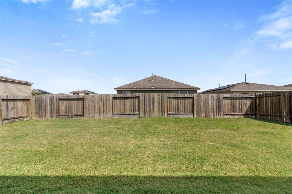 Spacious back yard