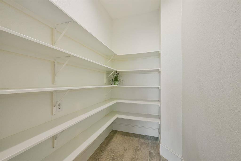 Walk-in Pantry