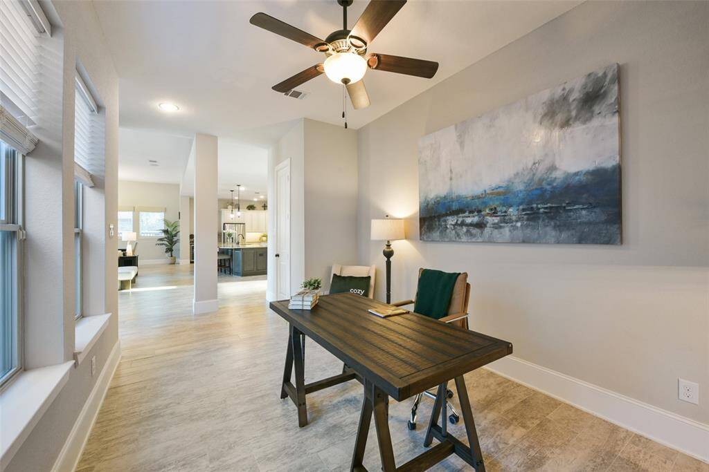 Flex room with views of the patio.