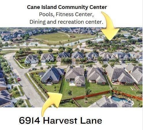 Walk just across the street to all the action at the Cane Island Amenities Village.
