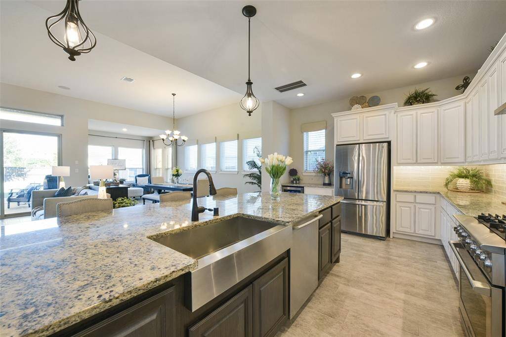 Deep farmhouse sink