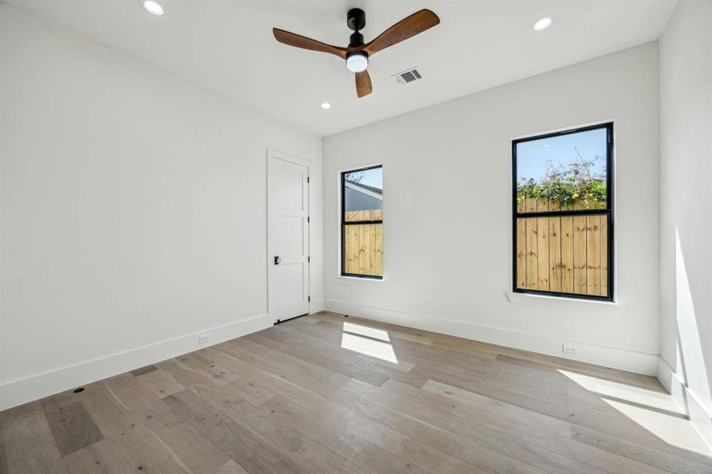 guest bedroom 1.