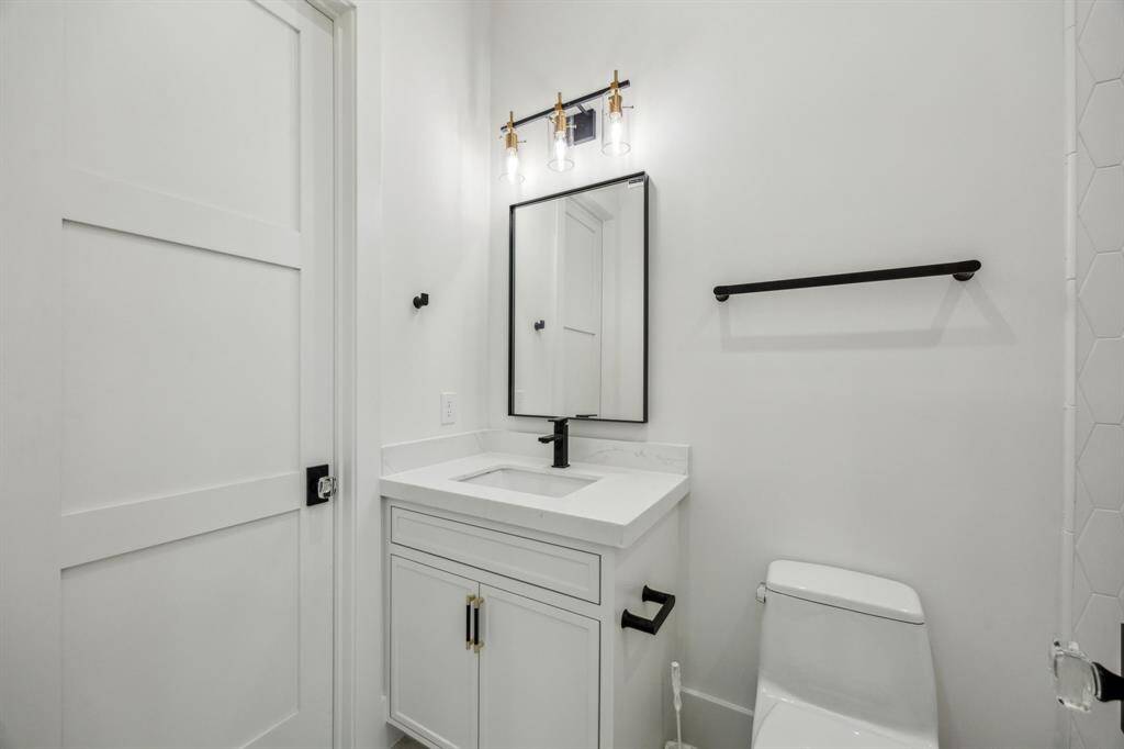 guest bath 2.