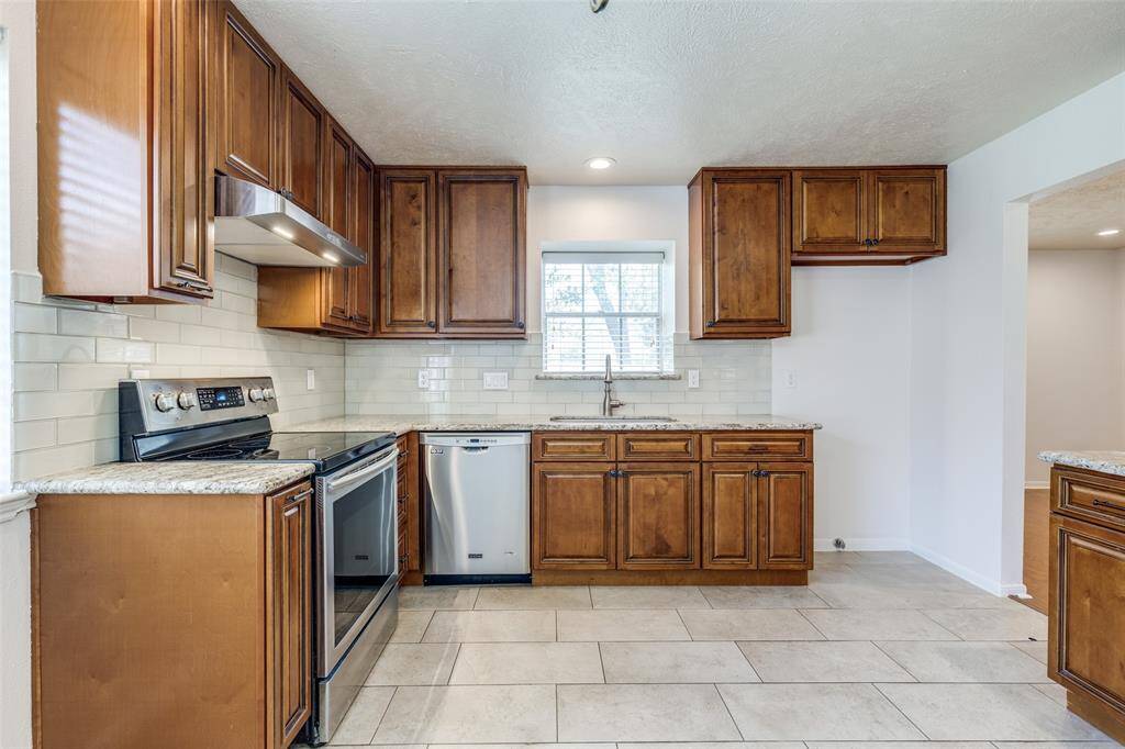 Side View Kitchen