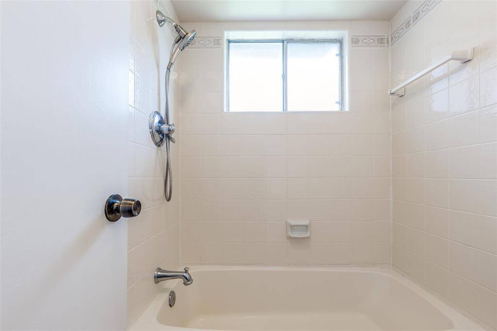 Secondary Bath/Shower Combo