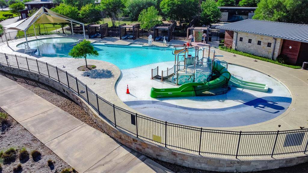 Treat the kids to a fun-filled day at the family-friendly pool, complete with a 500-gallon spill bucket, or let them explore and play at Paperback Park, featuring an exciting jungle gym.