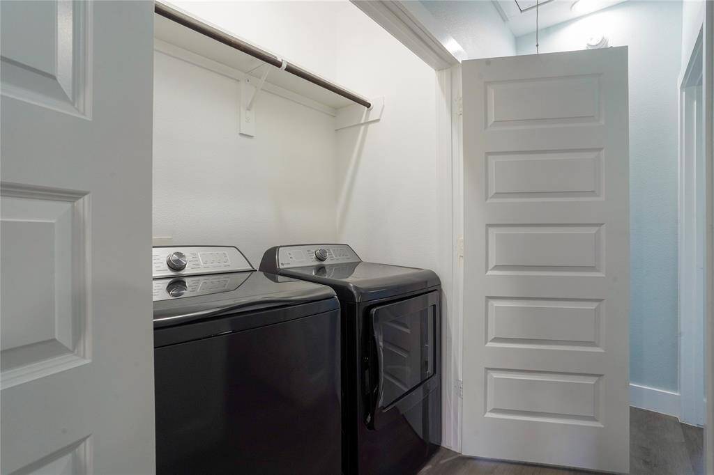 Washer and dryer incl in the rent !