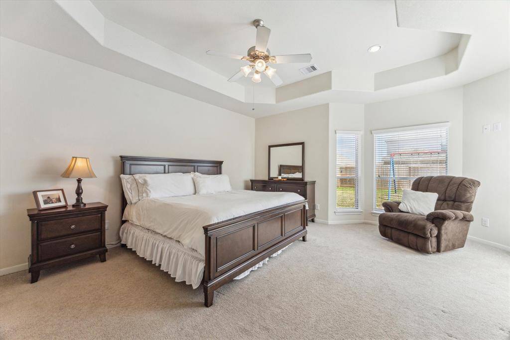 Nice sized primary suite