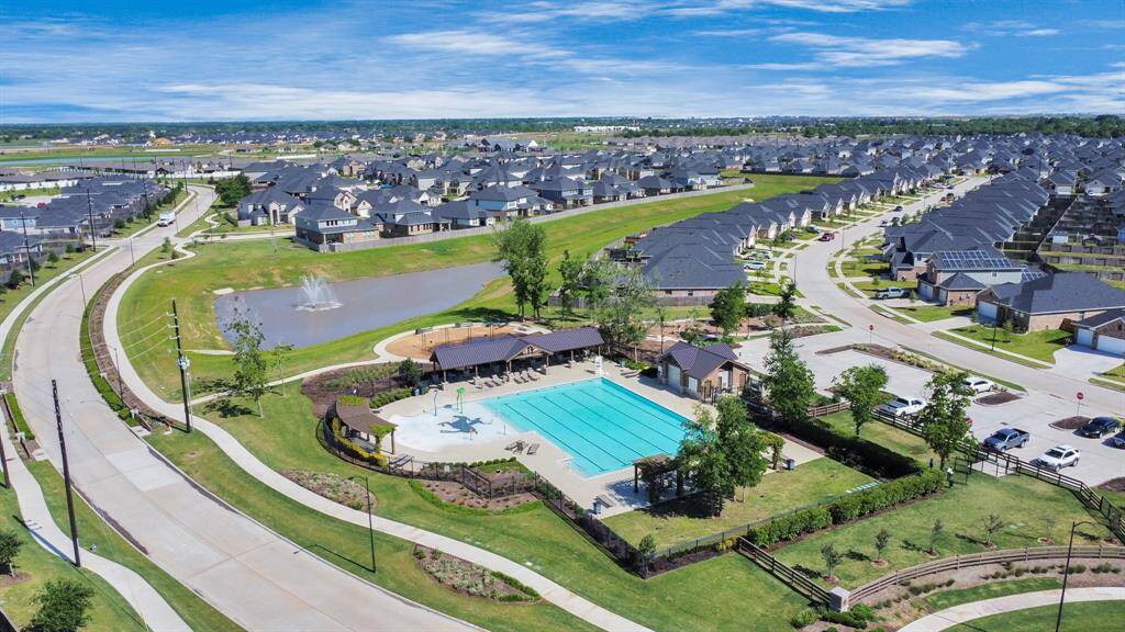 Community pool