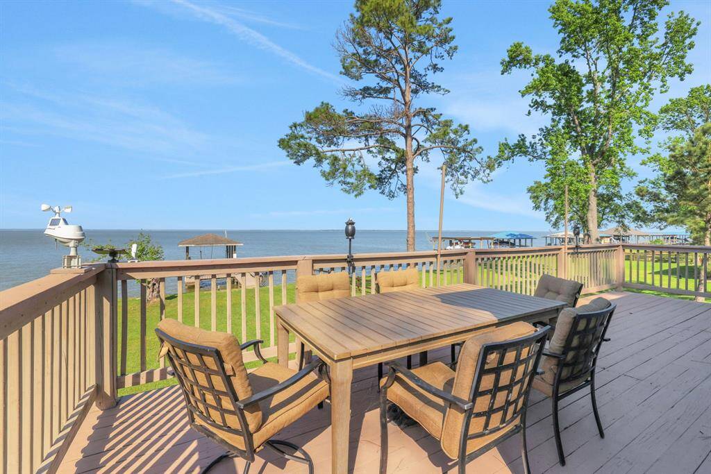 Welcome to 81 Lakeview Shores Drive on Lake Livingston!