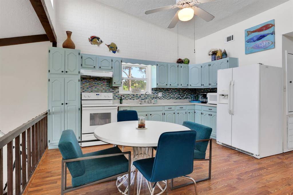 Plenty of cabinet storage for weekends at the lake