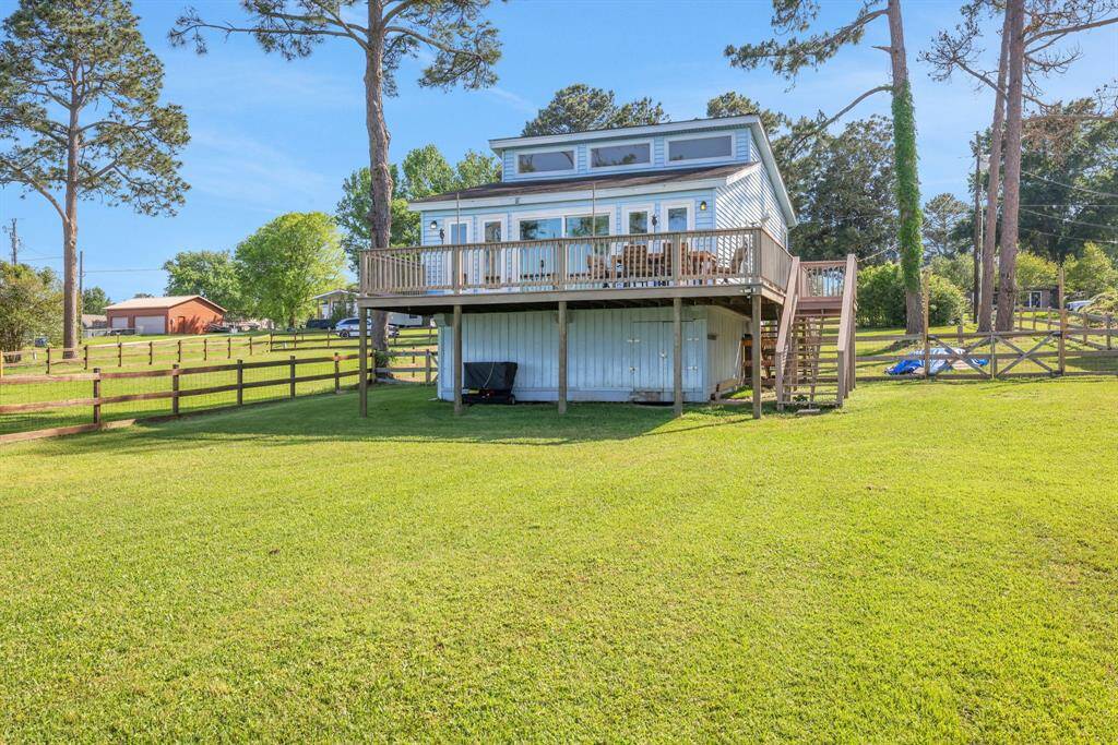 Sit on the porch and enjoy the view of beautiful Lake Livingston!