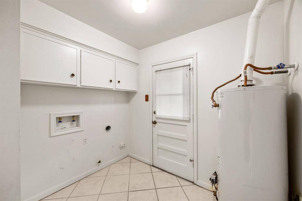 Laundry room and rear entry