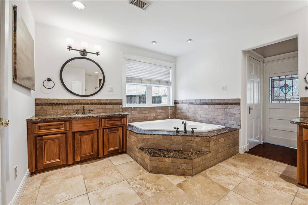 Very large primary bathroom