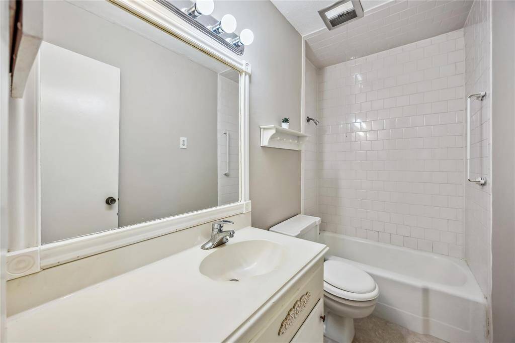 Primary Suite Full Bathroom