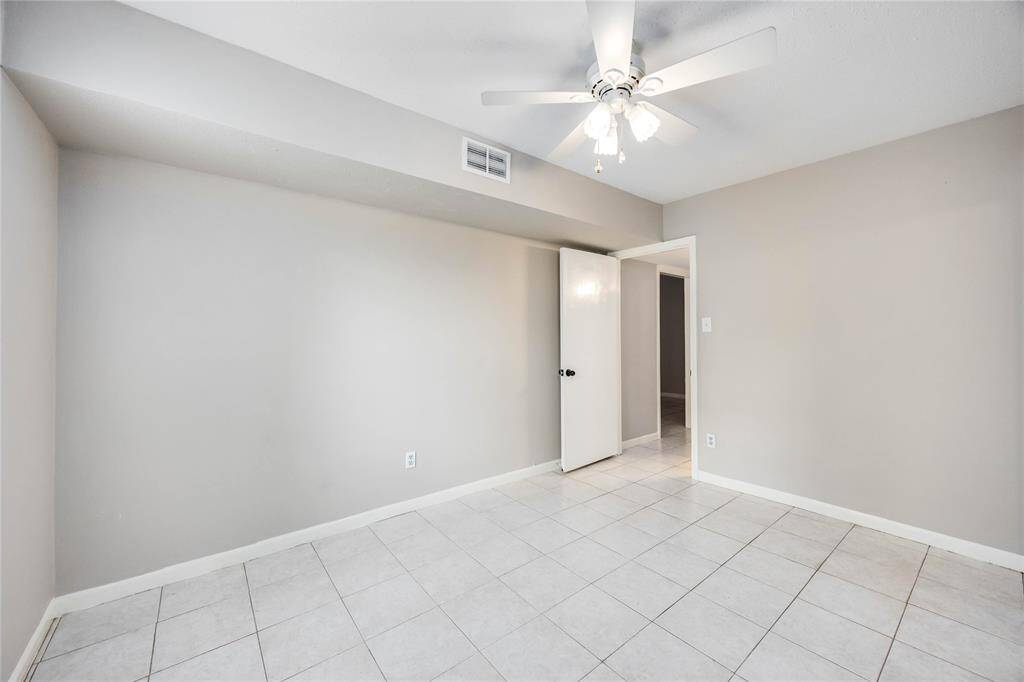 Another look at the secondary bedroom