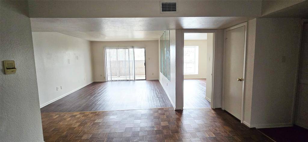 Living and second Bedroom entry