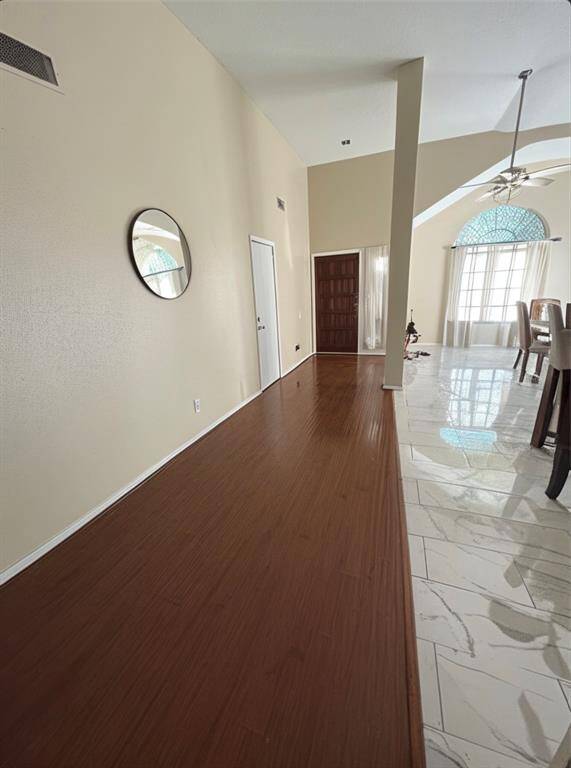Foyer/Entry.