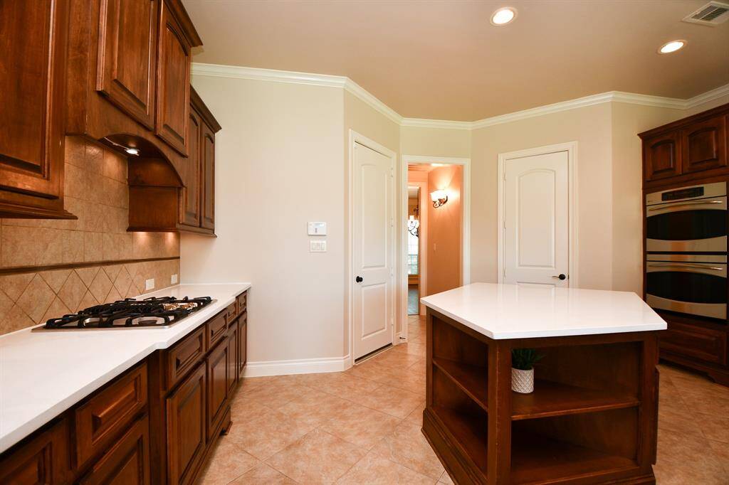 Walk-in Pantry