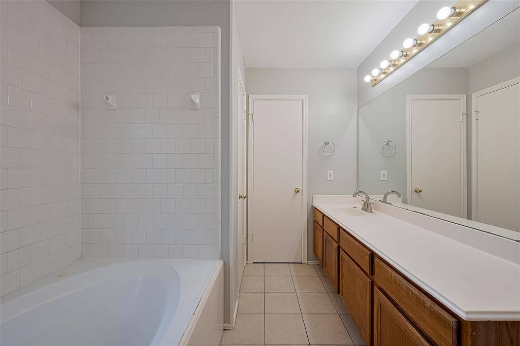 Jetted tub with sunlight view