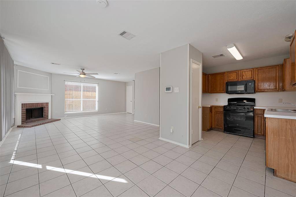 Nice Open Layout for Entertaining