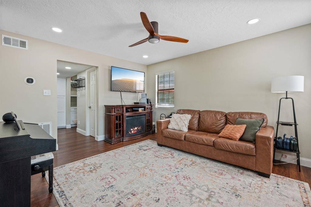 From this view, you can see the guest 1/2 bathroom. In this convenient location, it's easily accessible for you and your guests.