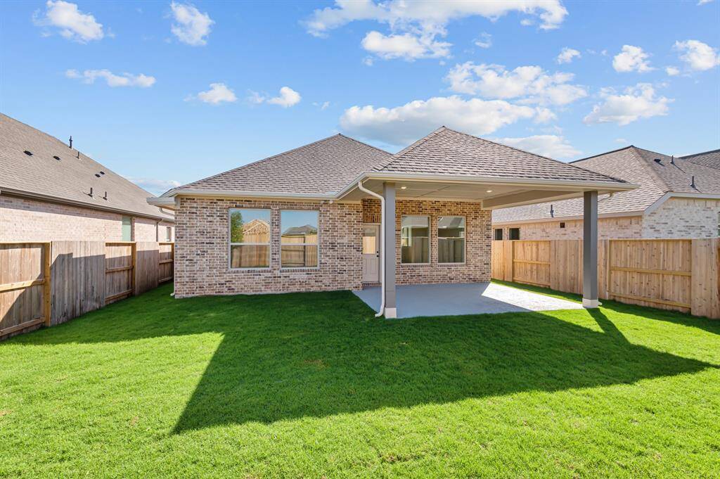 Welcome to The Penmark by David Weekley Homes. Move-In-Ready Now!