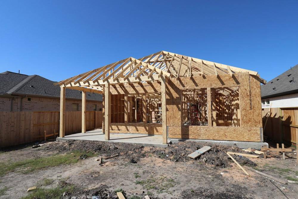 Let us show you how our advanced framing techniques have stood the test of time and allow more insulation for a quieter and more energy efficient home.