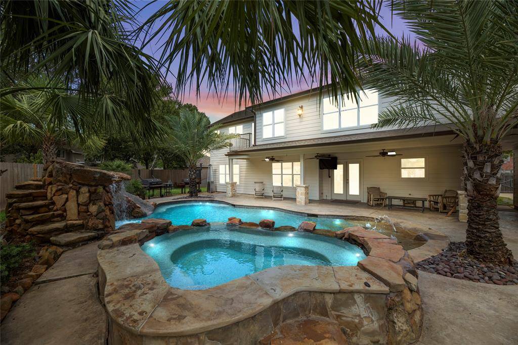 Welcome to 903 Sugarfield Ct.