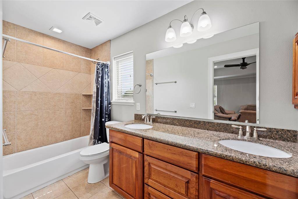 Multiple shower and tub combinations in the home make life easier and more gratifying. Guests are sure to appreciate the convenience of multiple bathing and grooming options.