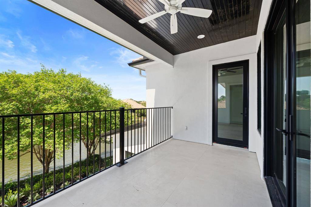 2nd floor balcony