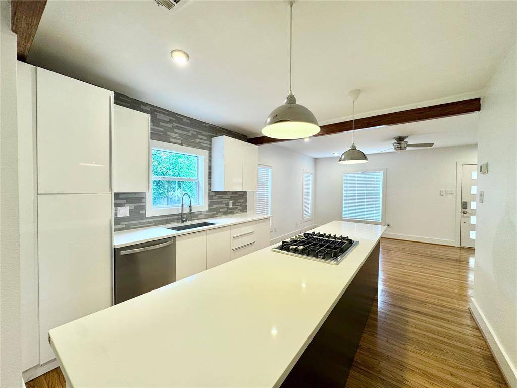 Plenty of countertop space! Also some cabinets have handy pull out drawers!