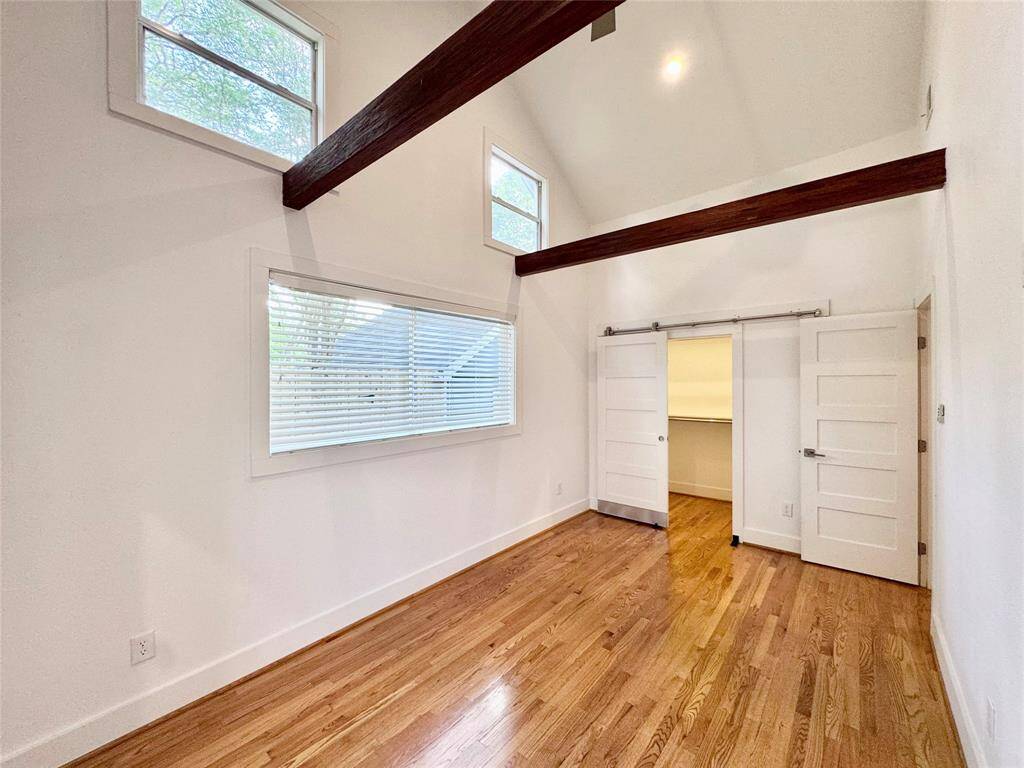 Big windows let in LOTS of natural sunlight!