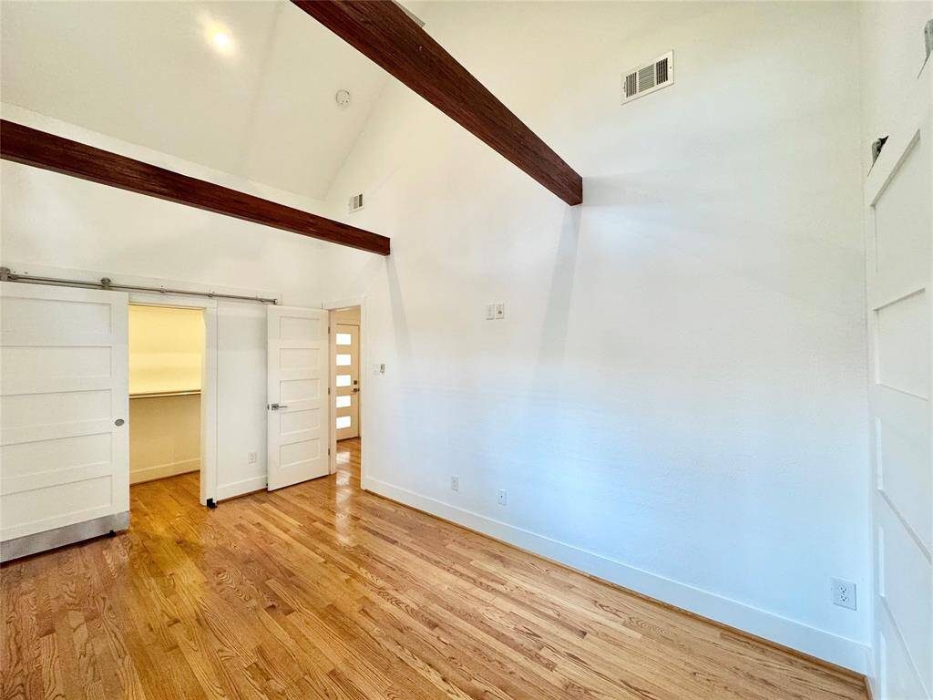 Nice wide room plenty big for fitting even a California King!