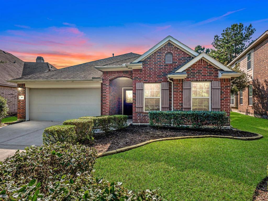In desirable Creekside Park, come explore this comfortable 1.5 story home with a HUGE backyard and pool.