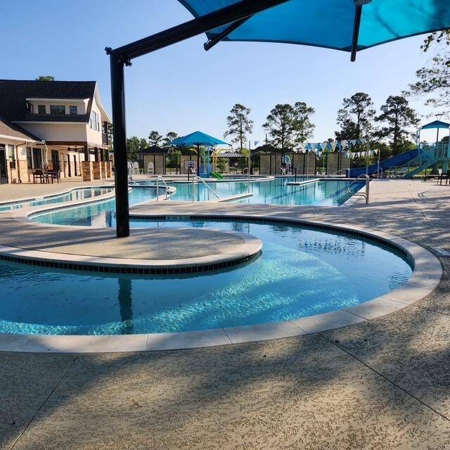 Community pool