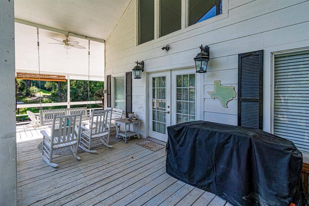 This porch is divine!