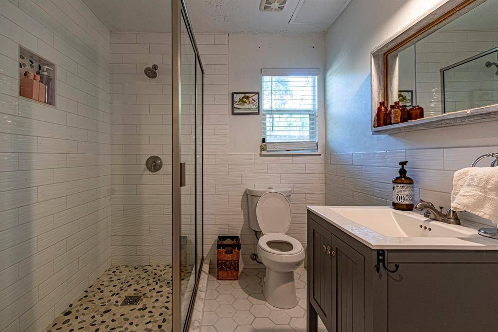 Guest restroom