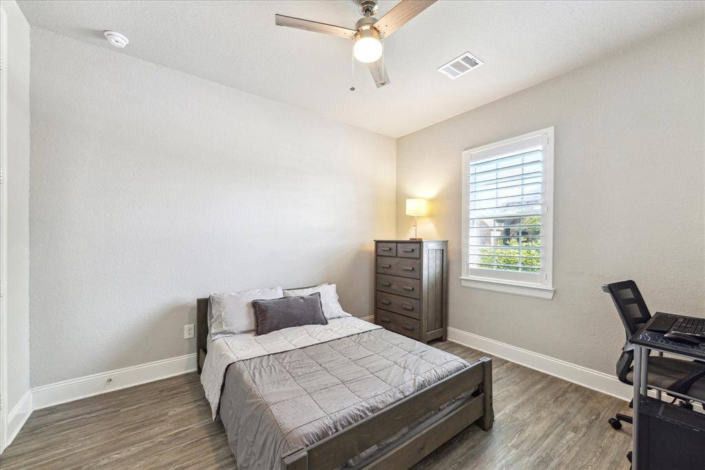 Secondary bedroom