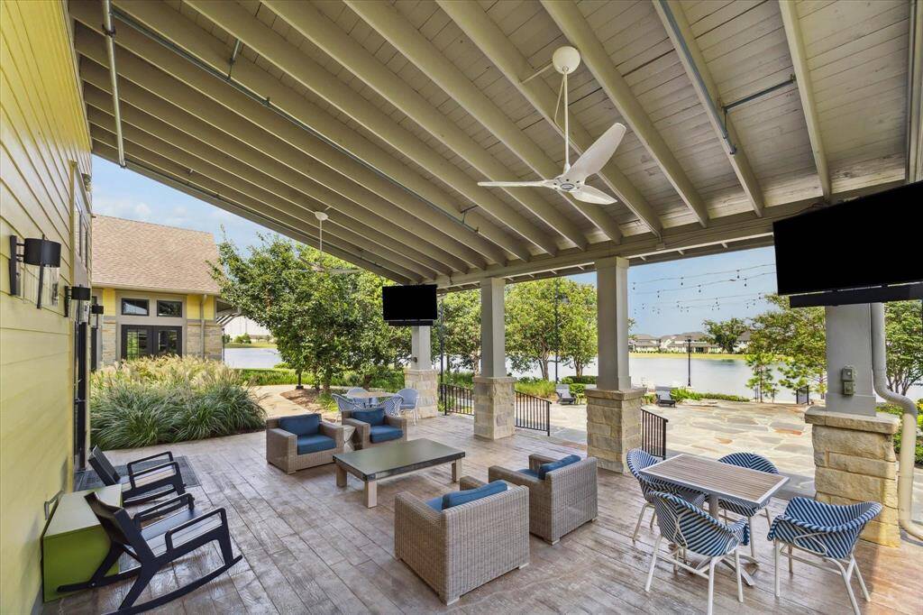 A beautiful setting to meet up with your favorite people.  Also there is areas to rent out for your private events.