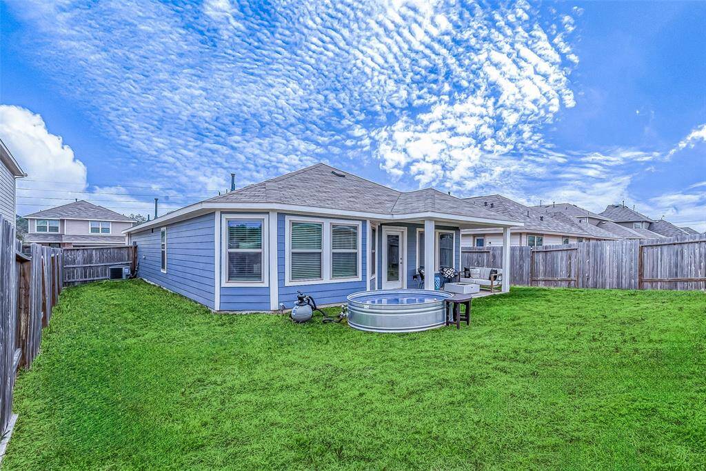 Full view of backyard.(Lawn virtually enhanced)
