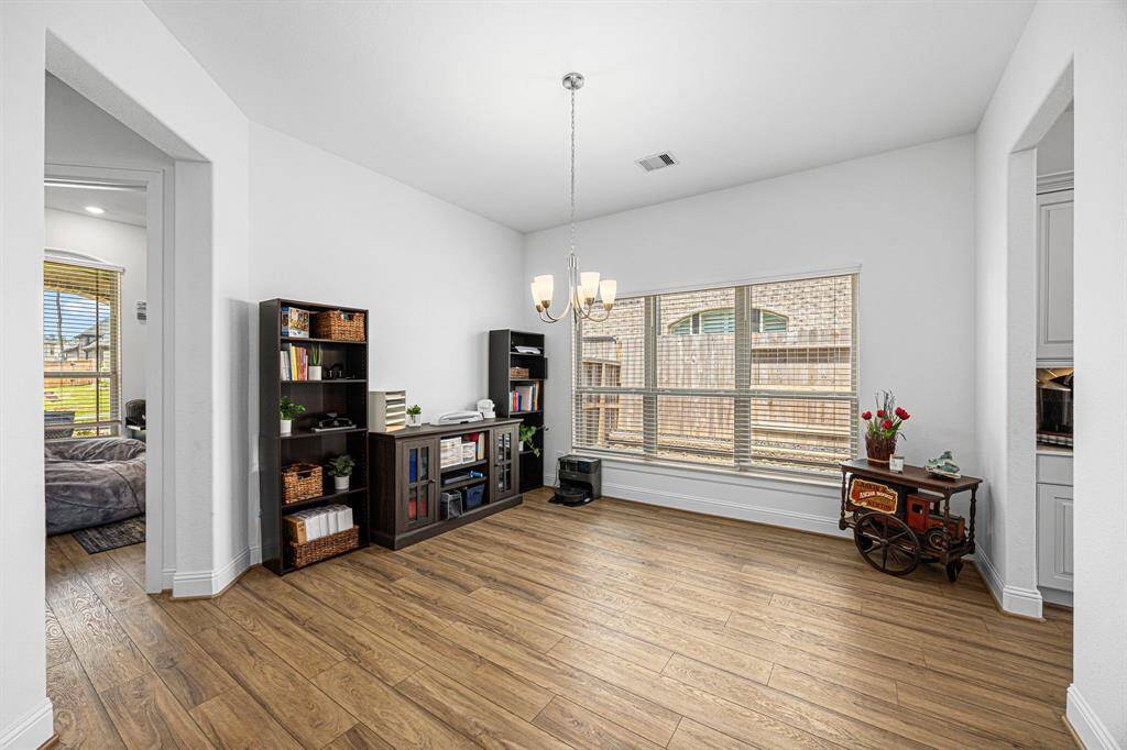 Formal dining area off the entry of the home with convenient access to the kitchen with space for a large dining table!