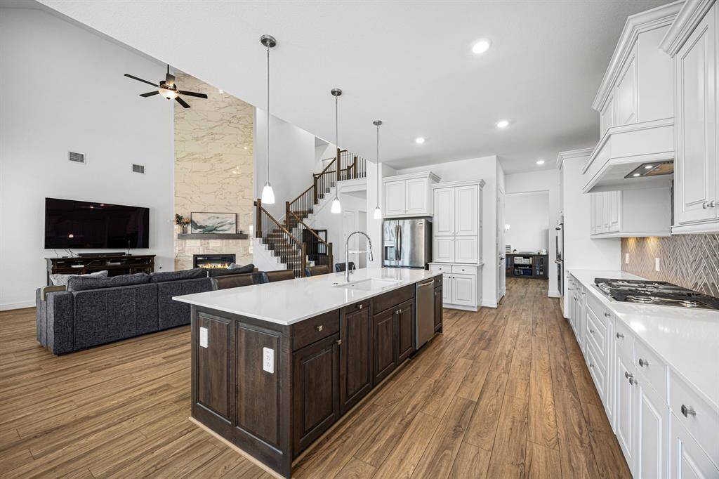 Great open flow allows for you to cook meals and entertain guests!