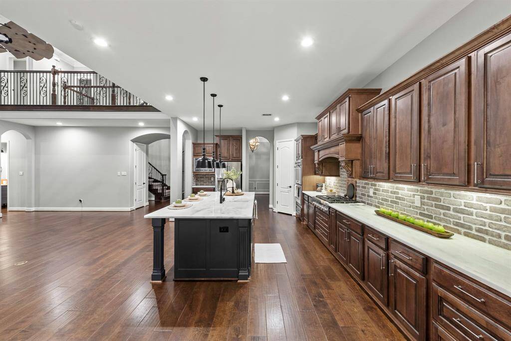 No lack of countertop space in this place!!