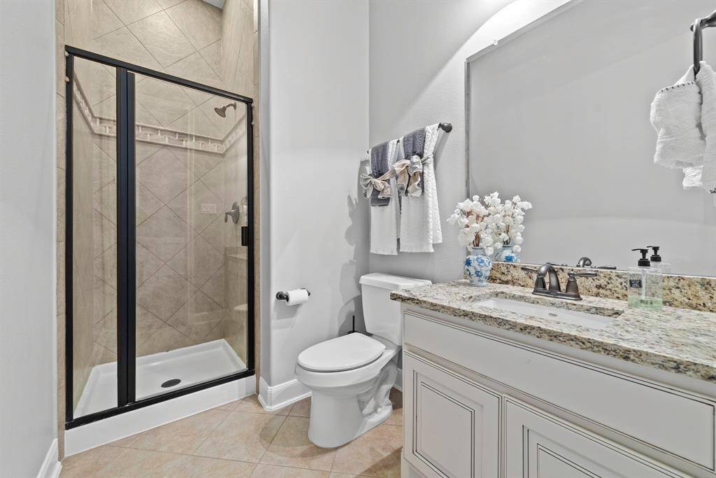 Private en-suite bath