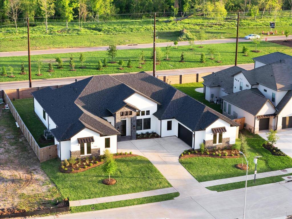 Over 4,200 sq ft on a 14,480 sq ft lot!