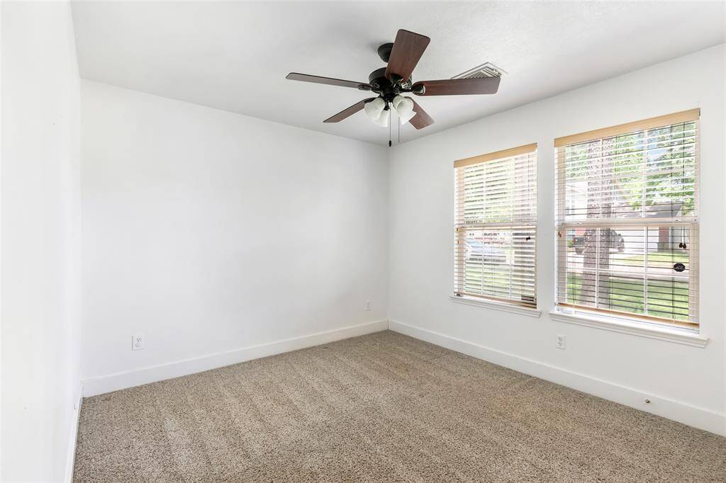Secondary bedroom