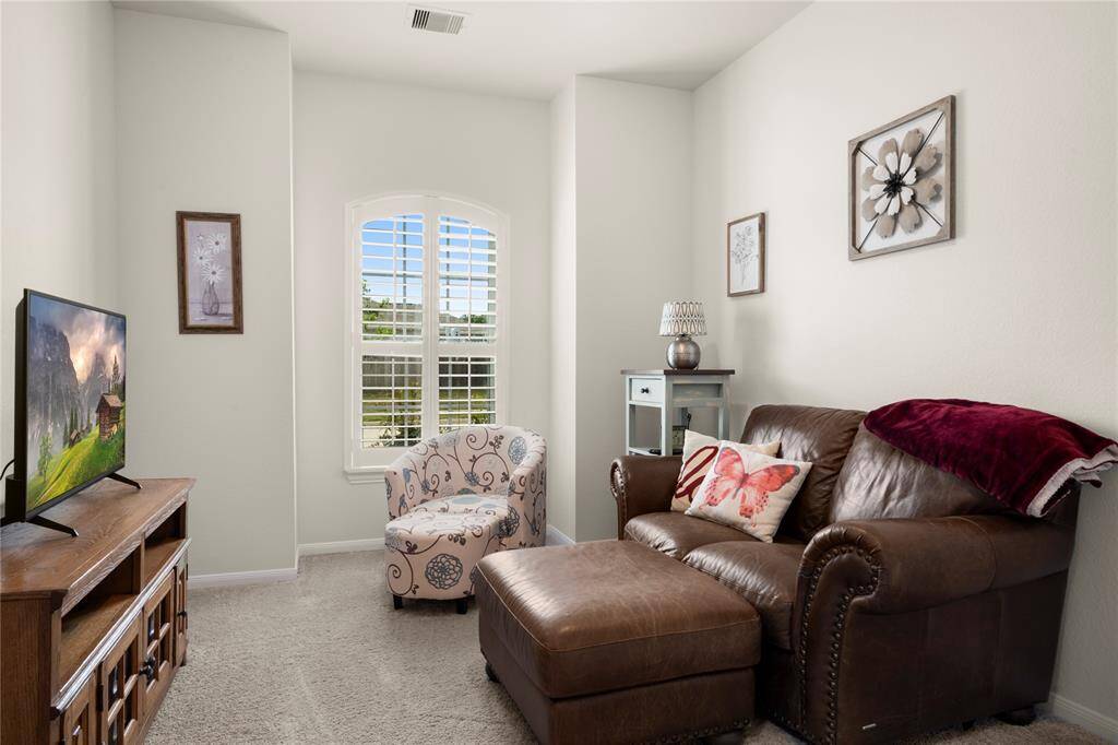 Guest bedroom, or office space.